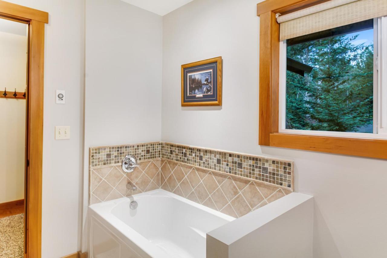 Buckhead Cabin Marrowstone Exterior photo